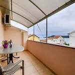 Stela Apartman