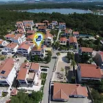 Stela Apartman
