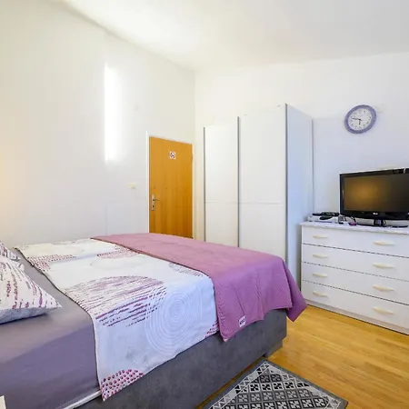 Stela Apartment